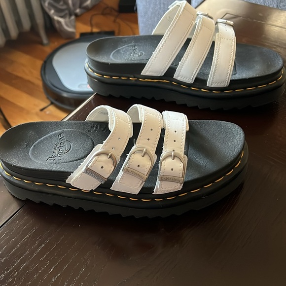 White Strappy Platform Sandals
DR MARTEN’S - Picture 2 of 6